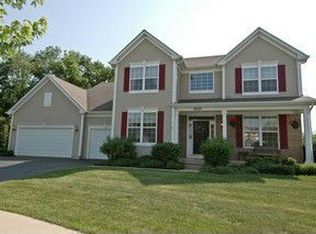 3869 Blue Heron Cir, Carpentersville, IL 60110