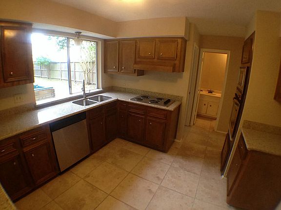4th image of 15339 Meadow Village Dr