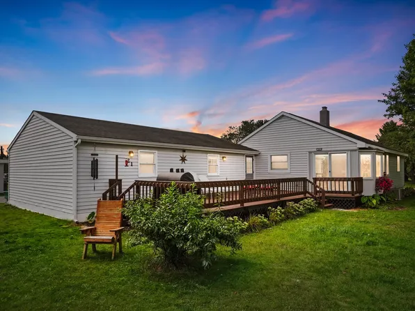 21 W 46th Rd, Cadillac, MI 49601