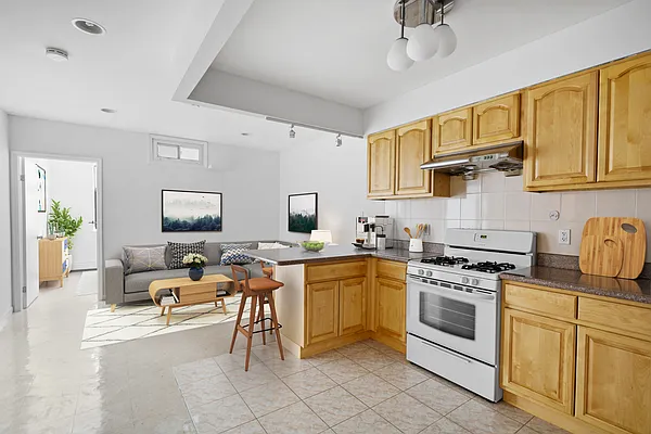 Rented by Voro, LLC | media 2