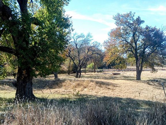 5th image of 2-26498 E 670th Rd