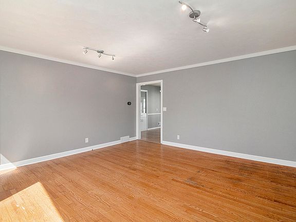 4th image of 4447 Bremer St SW