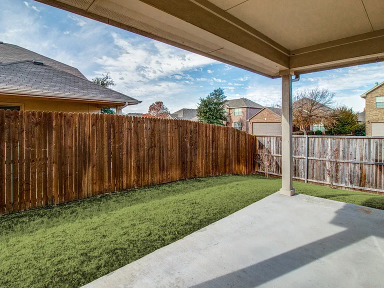 2100 Willow Creek Dr — Photo 19
