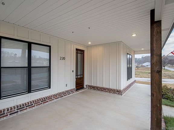 5th image of 220 A St