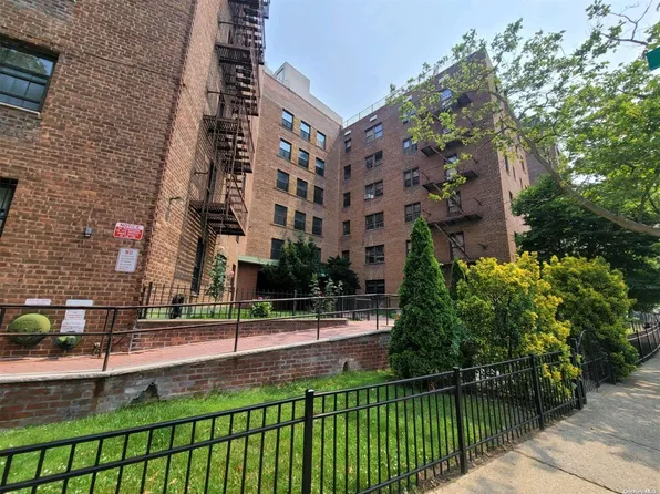 139-05 85th Drive #2H, Briarwood, NY 11435