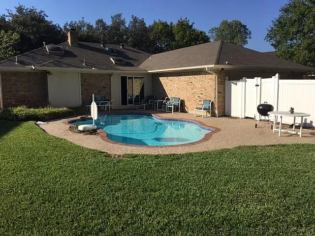4 bed, 2361 sqft, $3,100 — Photo 4