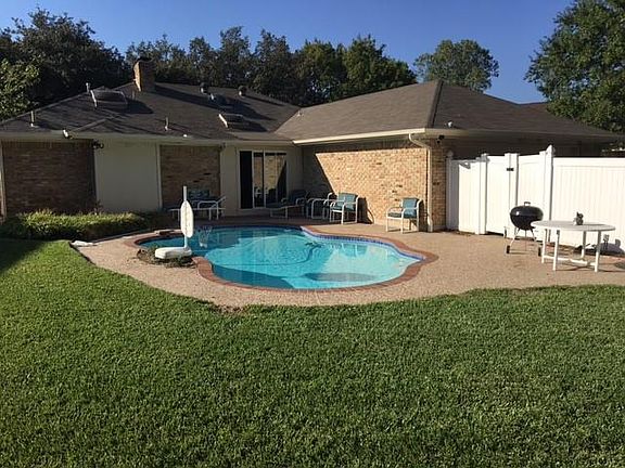 4th image of 2312 Bush Cir