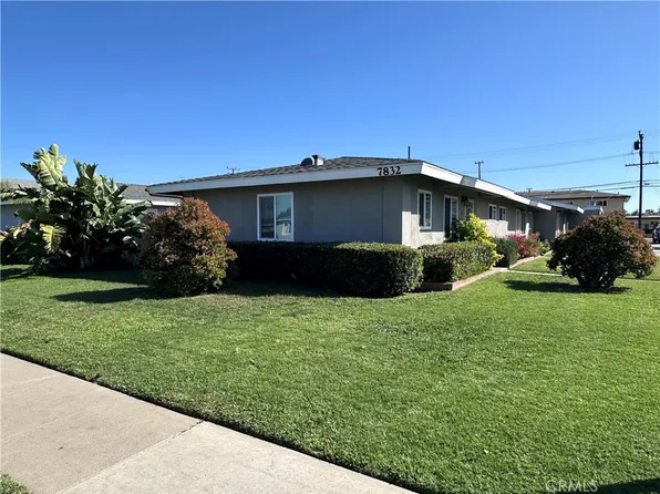 7832 Ronald Dr, Huntington Beach, CA 92647