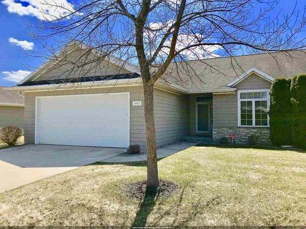 1442 Rushmore Cir, De Pere, WI 54115