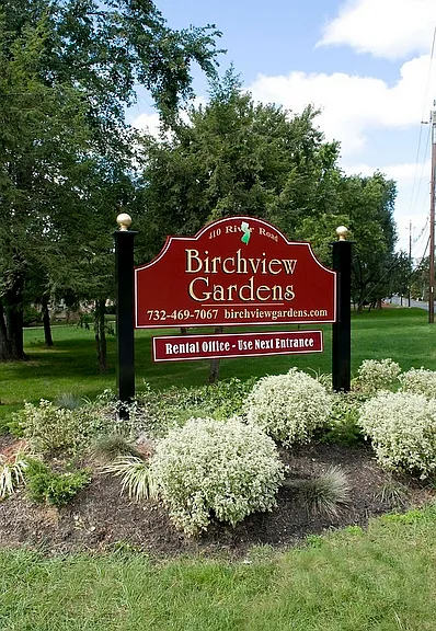 Birchview Gardens — Photo 1