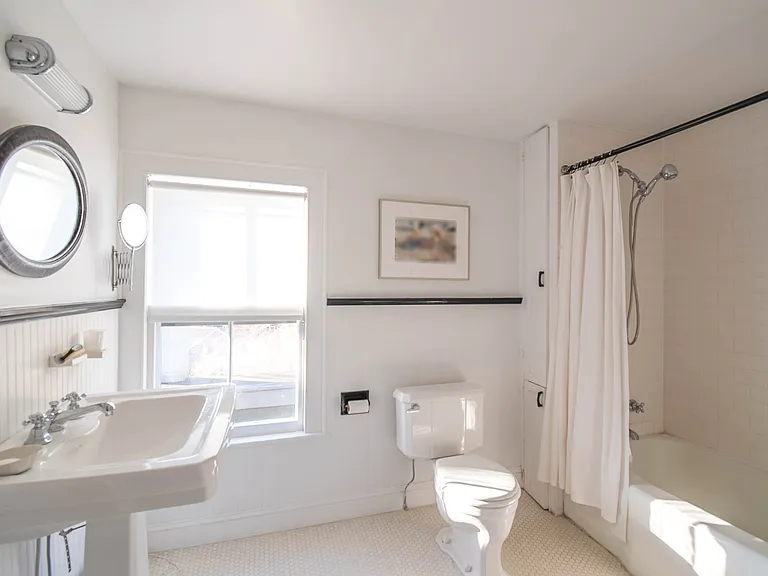 20 Elizabeth St — Photo 9