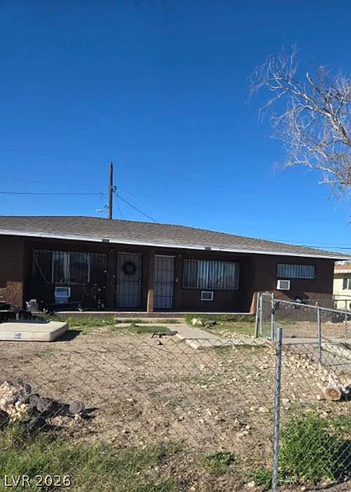 2 bed, 1.0 bath, 1646 sqft, $950 — Photo 1