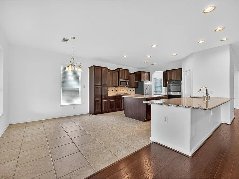 83 W Wading Pond Cir — Photo 24