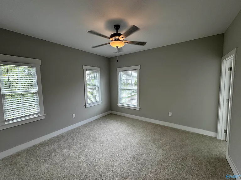 194 Kearny St — Photo 23