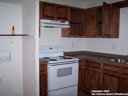 5th image of 7617-7623 WINDSOR OAKS