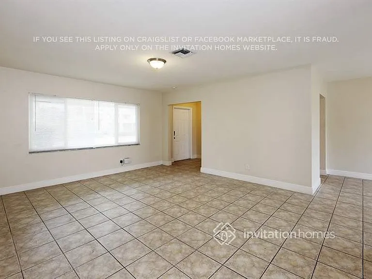 4904 SW 90th Ave — Photo 5