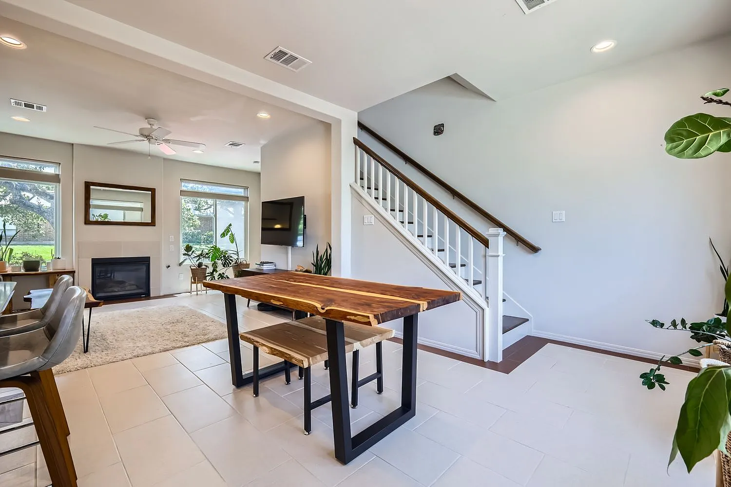 2 bed, 1476 sqft, $2,900 — Photo 4