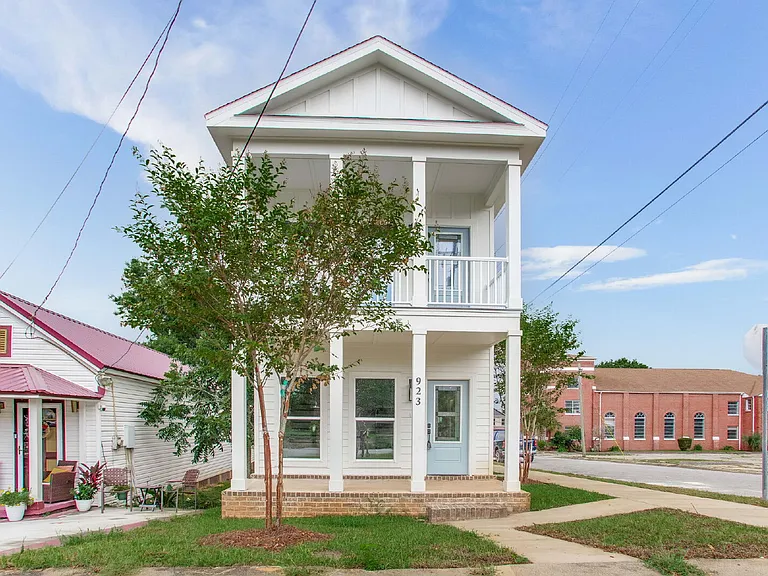 923 W Belmont St — Photo 3