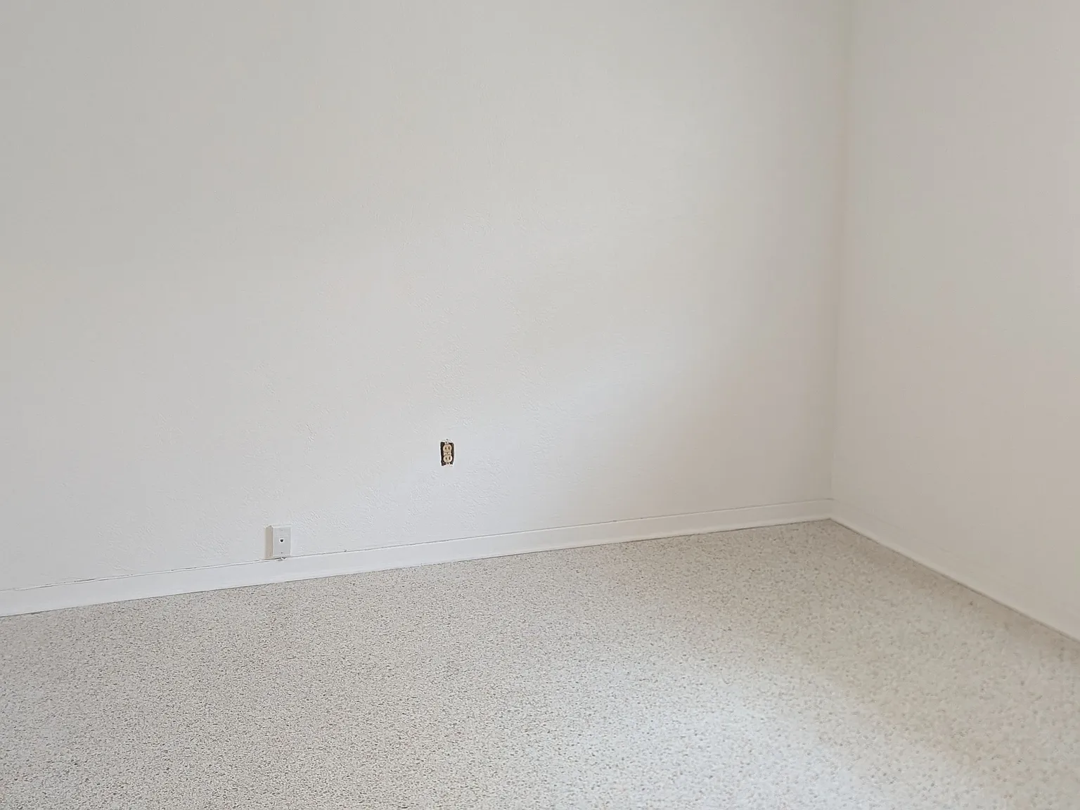 1 bed, 858 sqft, $1,550 — Photo 3