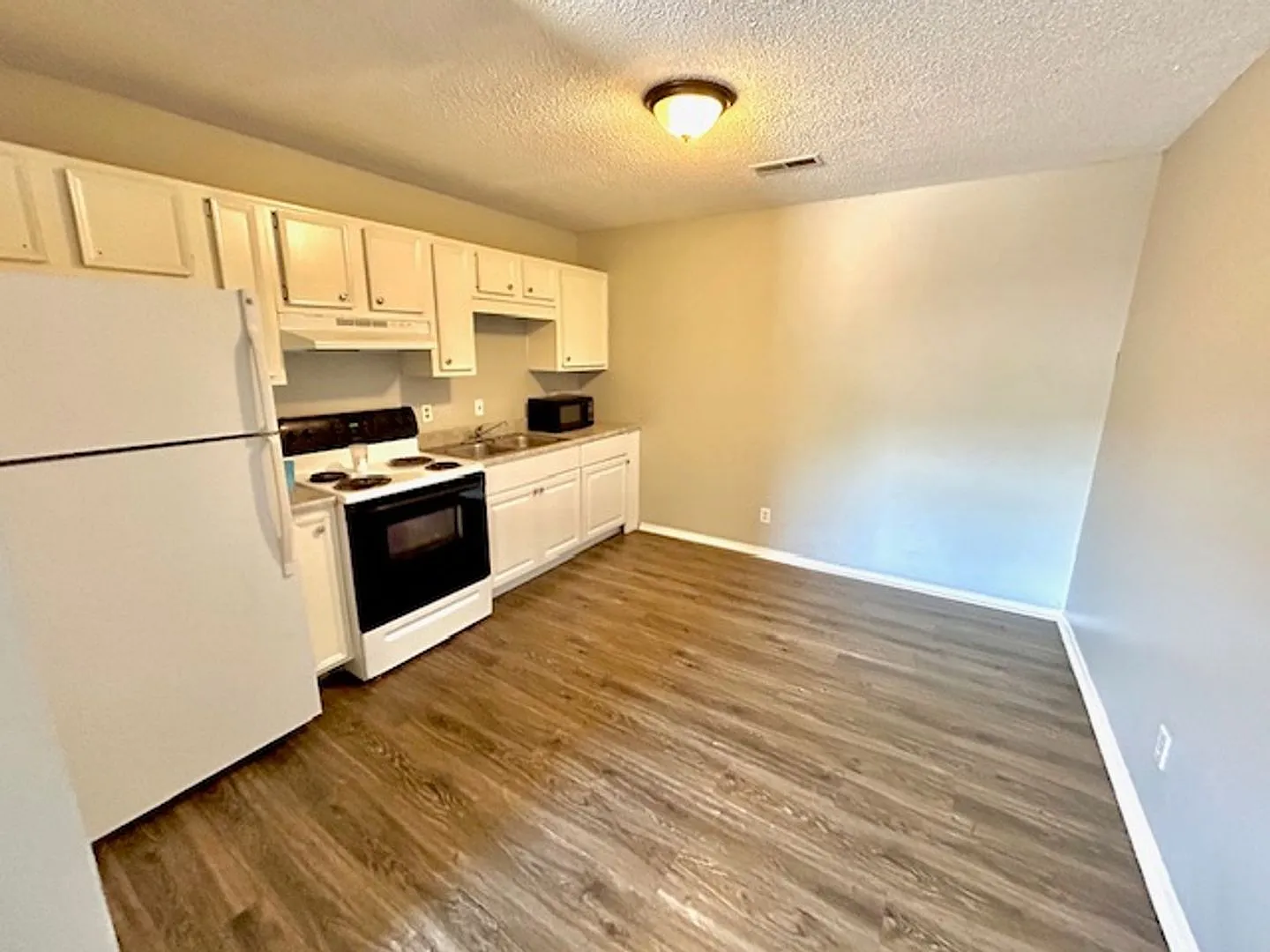 4523 Foster Ave — Photo 3
