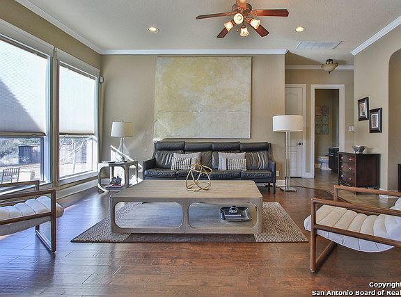 3rd image of 274 Arendes Dr