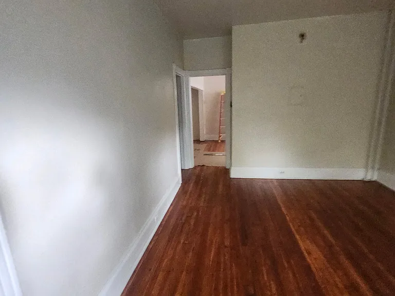 4716 Cedar Ave #2R — Photo 2