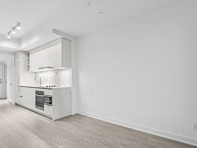 8 Wellesley St W #1007 — Photo 5