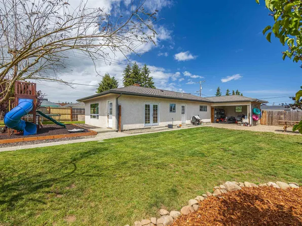 490 W Hammond St, Sequim, WA 98382