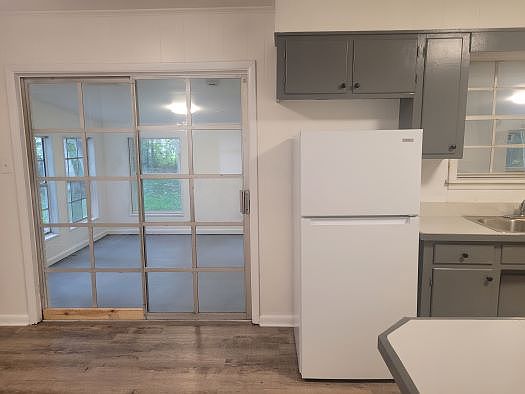 4th image of 4020 Ponderosa Dr