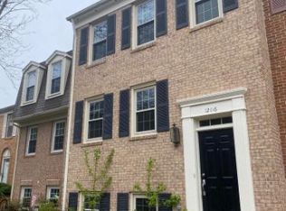 12116 Stallion Ct, Woodbridge, VA 22192
