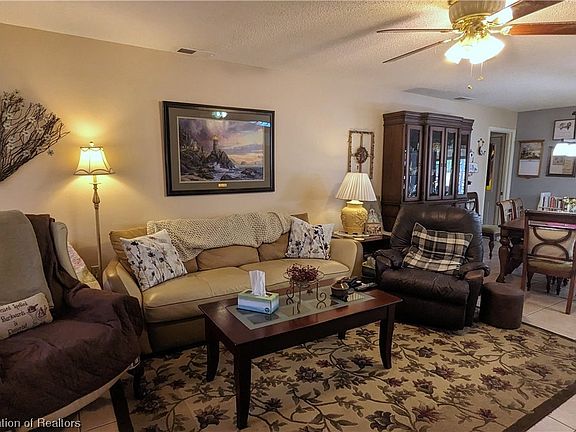 3rd image of 1716 Circle Dr
