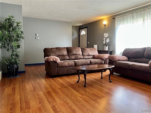 5th image of 301 Northwood Dr