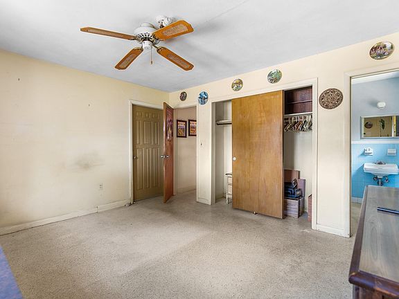 5th image of 1321 NE 47th Street
