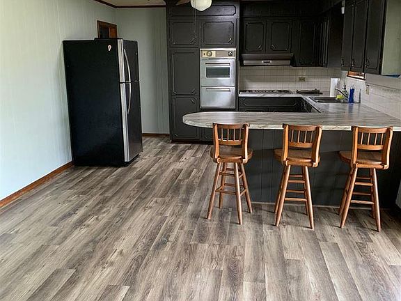 4th image of 213 Diplomat Way