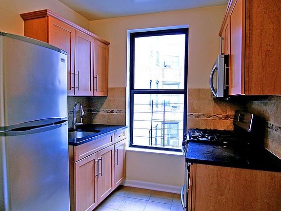 4th image of 196 Bradhurst Ave APT 29
