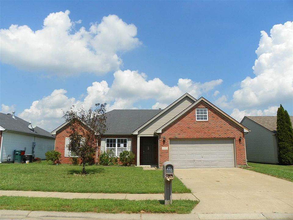 1st image of 305 Camden Cir