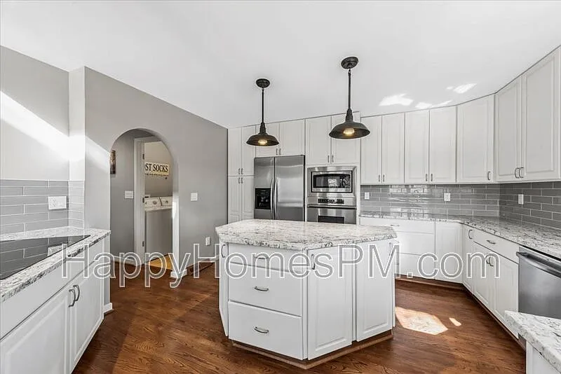 3 bed, 2.5 bath, 1788 sqft, $3,500 — Photo 4