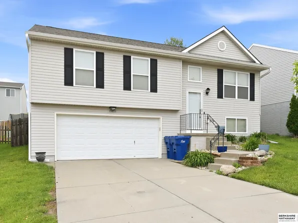 15406 Clay St, Bennington, NE 68007