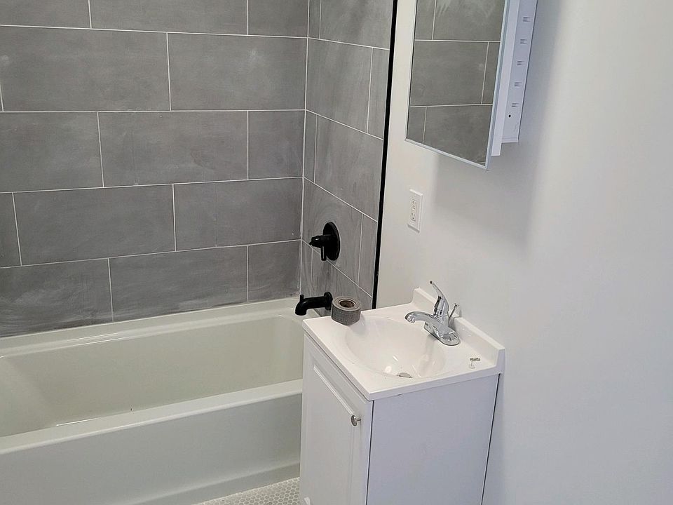 2nd image of 1913 N 32nd St #1