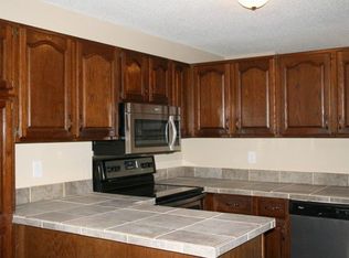 2409 Barclay St N, Maplewood, MN 55109