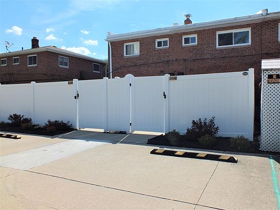 3rd image of 59900 Glenway Dr