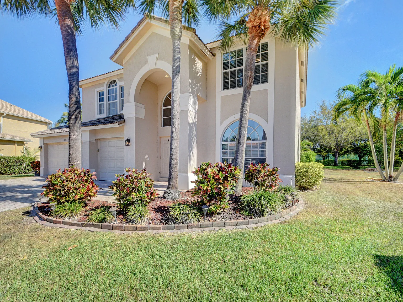 4 bed, 2.5 bath, 2466 sqft, $5,250 — Photo 3
