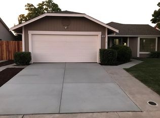 8389 Bloomington Dr, Sacramento, CA 95828