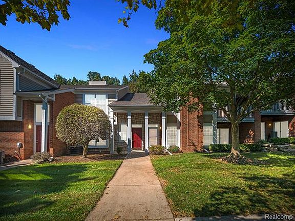 2nd image of 44765 Marigold Dr