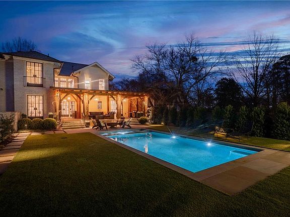 2nd image of 125 Palisades Rd NE