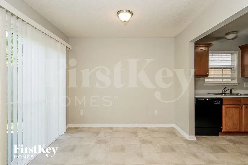 3 bed, 2.5 bath, 1440 sqft, $1,915 — Photo 4