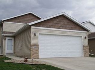 2585 54th Ave S, Fargo, ND 58104