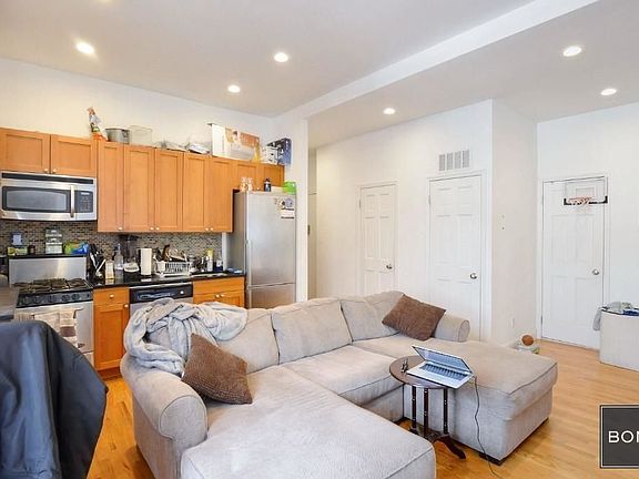 3rd image of 207 2nd Ave APT 4R