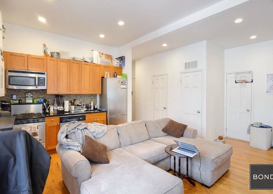 1st image of 207 2nd Ave APT 4