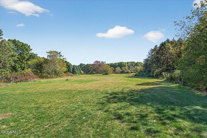 4th image of 142 Altamont Road
